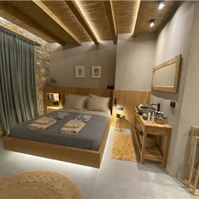 6 bedroom villa with pool, East Paros, sleeps 12